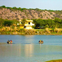 boating in Damdama Lake 